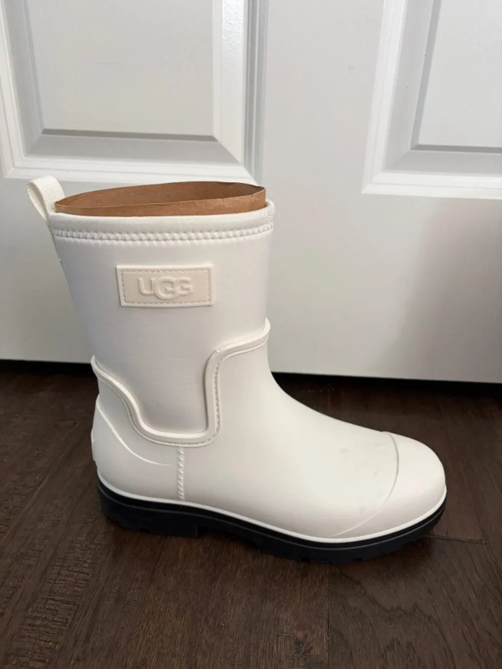 Women’s UGG White Droplet Mid Waterproof Rainboots - Picture 6 of 9